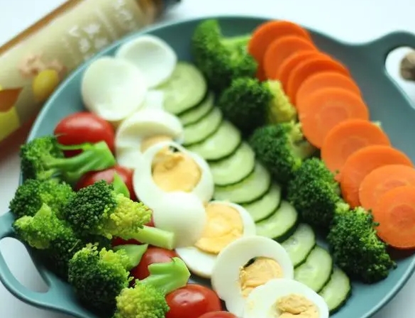 晚上越吃越瘦的4样食物：让你轻松瘦身，享受美食的