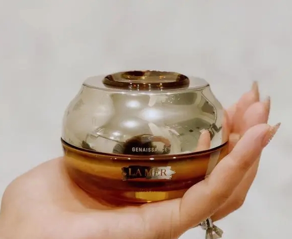 紧致抗皱是白天用还是晚上用？