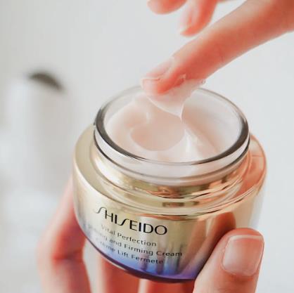 冬季护肤品用霜还是乳？