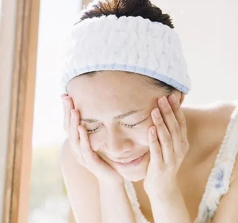 水,乳,霜,精华液,顺序怎么用？