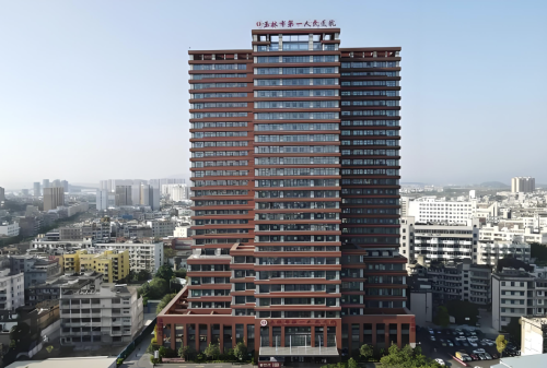 玉林第一人民医院隆鼻价格:收费都受物价部门严格监管,不会乱涨价