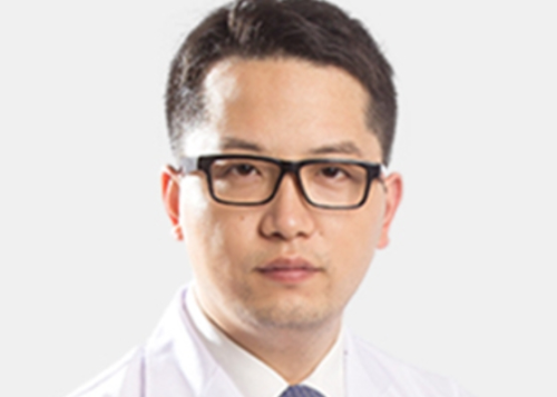 房志强医生现在在哪儿坐诊？答案直接给你说，医生名气很大